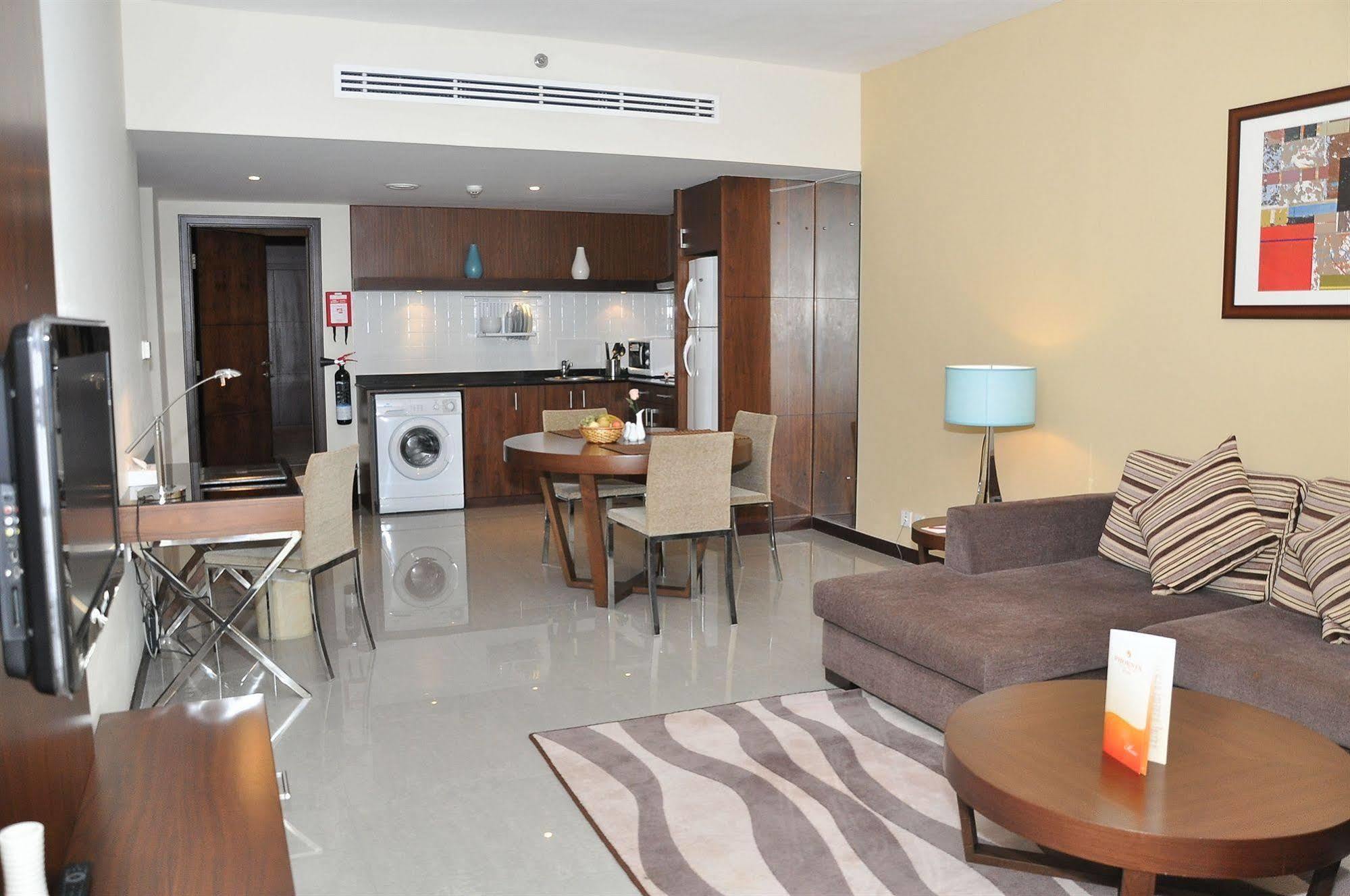 Phoenix Plaza Hotel Apartamentos Abu Dabi Exterior foto